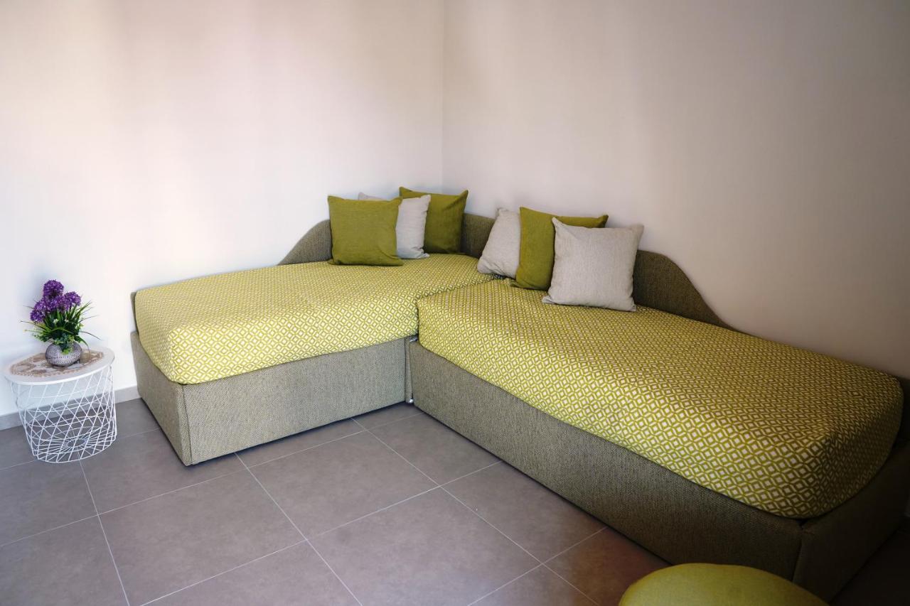 Vesuvius' Lovely Inn Ercolano Bagian luar foto