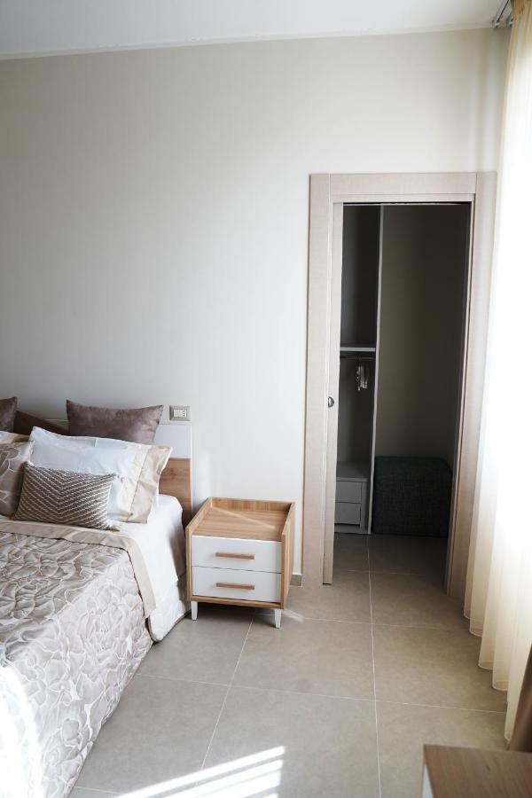 Vesuvius' Lovely Inn Ercolano Bagian luar foto